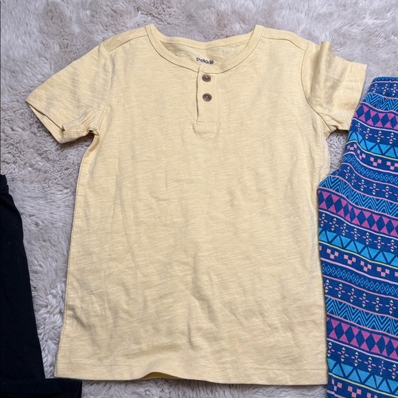 6/7 T Kids Pajamas Set with Bat Logo - Black, Yellow, Blue Grey leggings - Picture 4 of 9